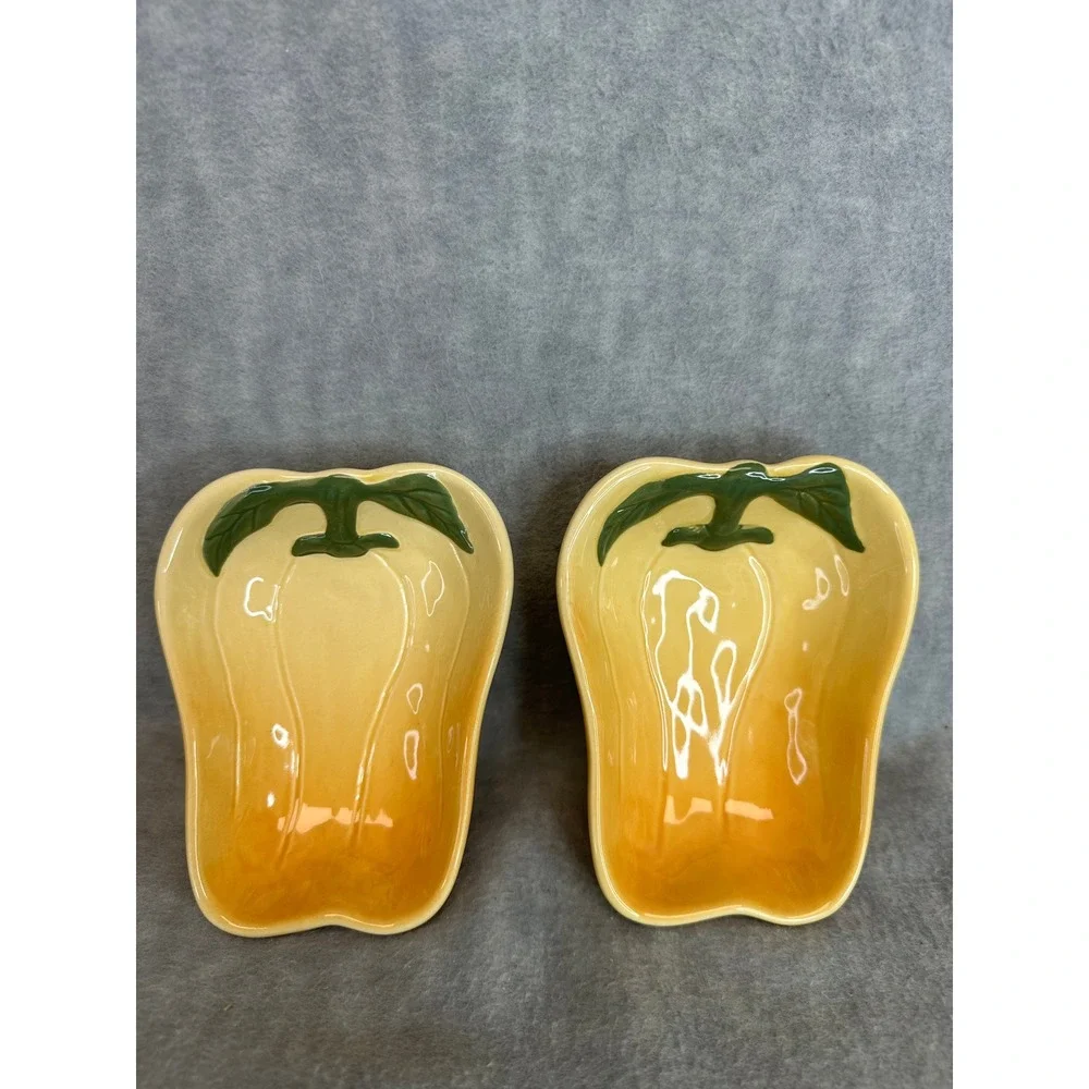 Williams‎ Sonoma Jardin Potager Yellow Bell Pepper Shaped Dip Bowls Set of 2